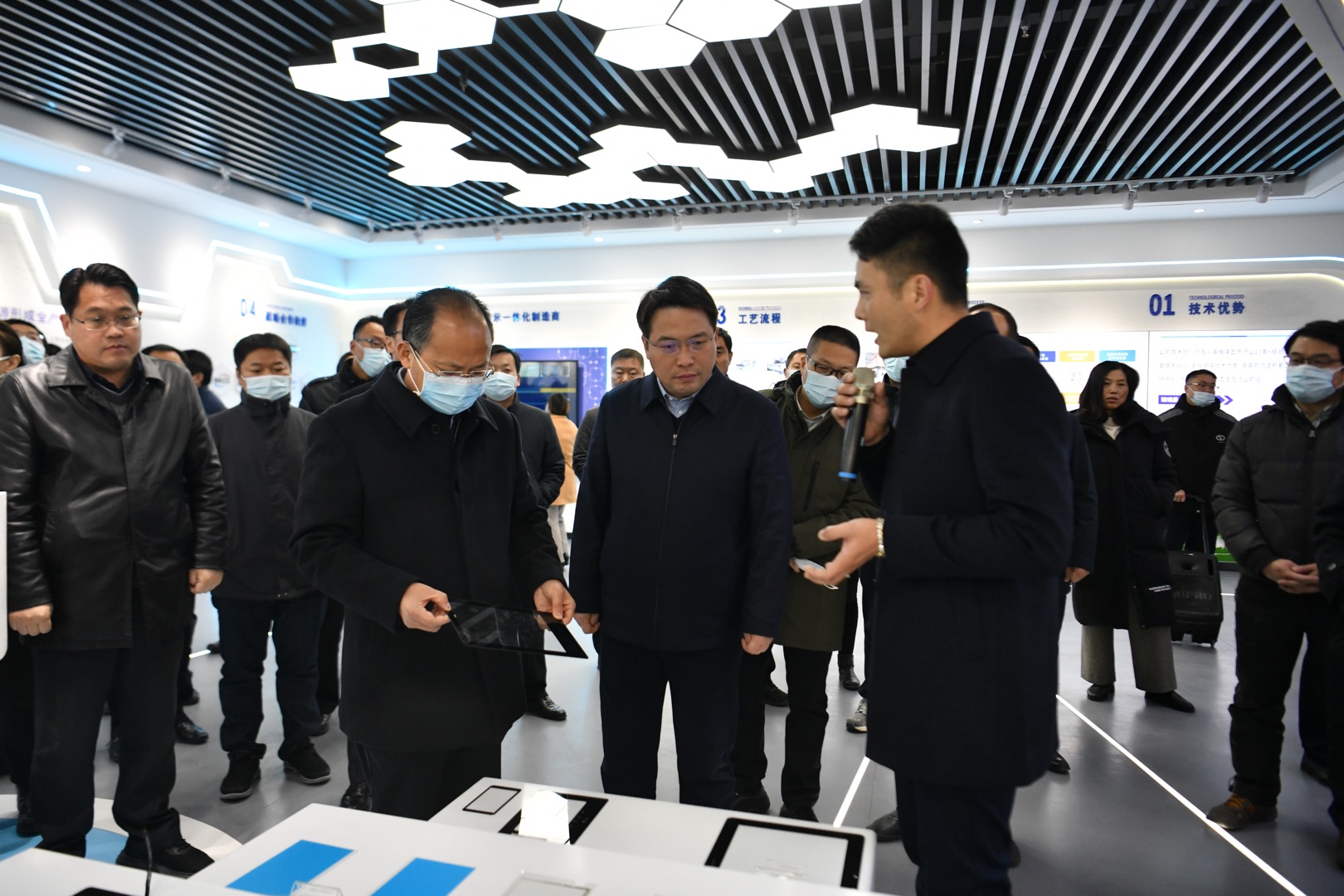             众安集团招商引资项目迎接区委六届三次全会观摩
