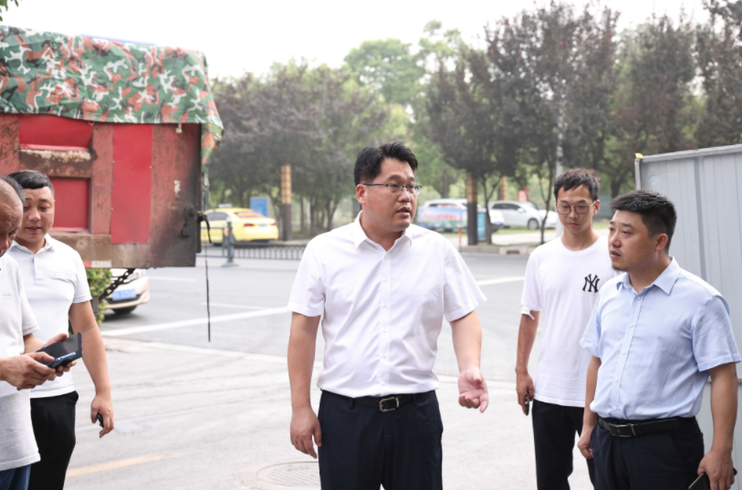             周奋检查众安集团城市公共空间治理项目